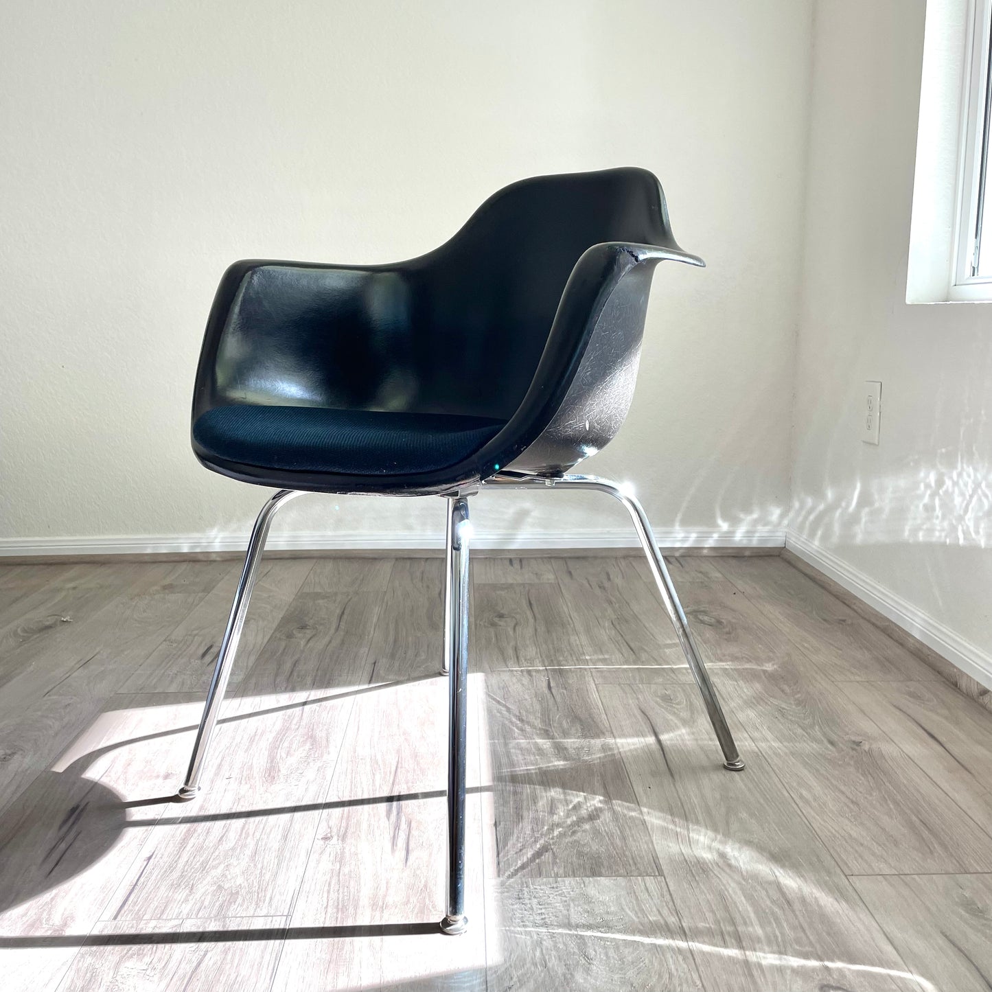Herman Miller Eames Style Krueger Fiberglass Armchair