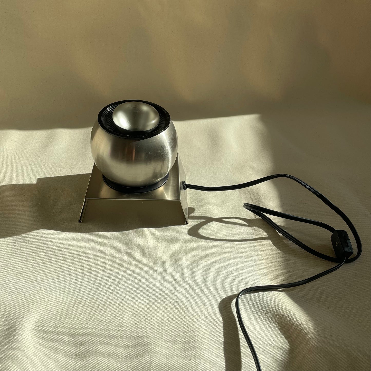 Vintage Eyeball Accent Lamp with Base in style of Robert Sonneman