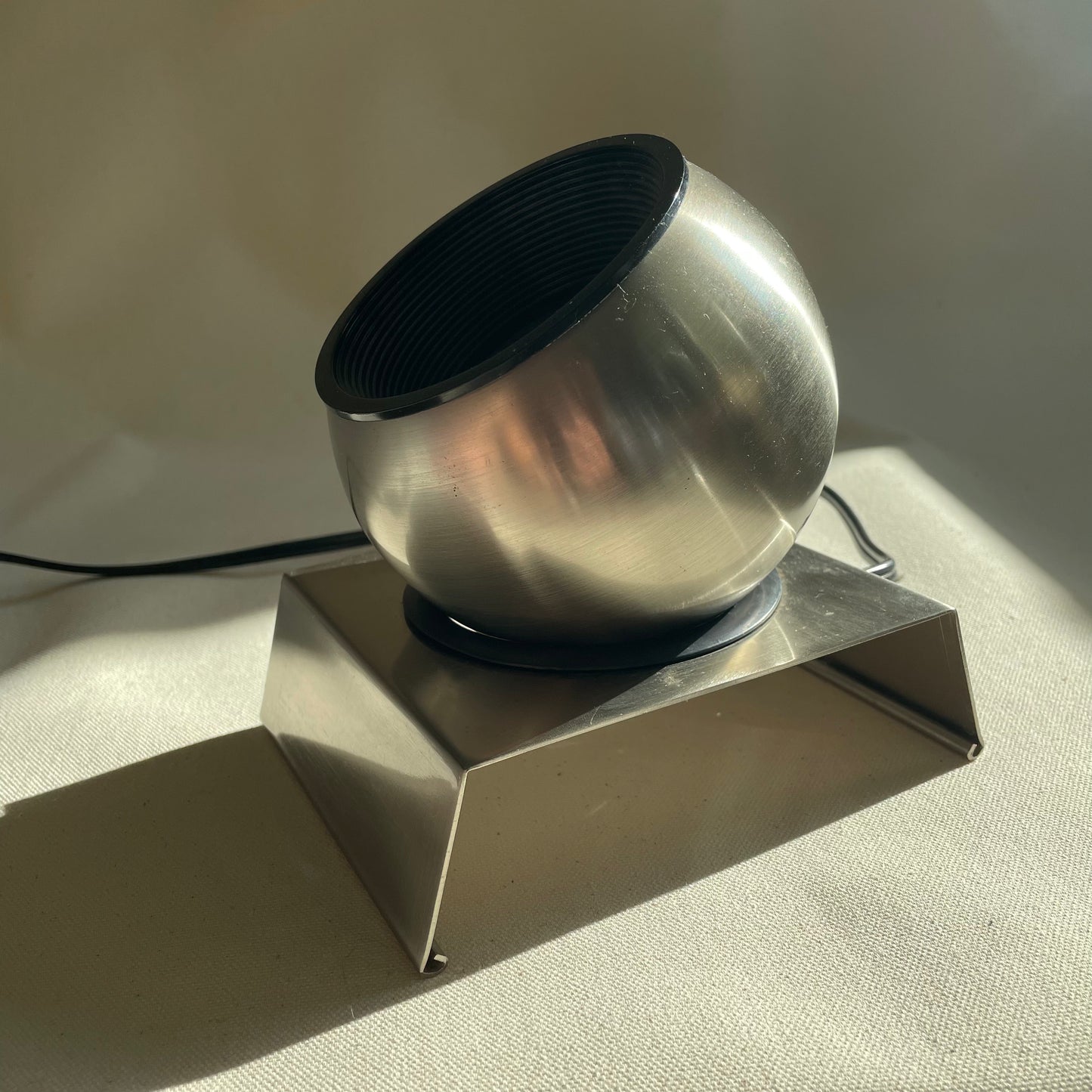 Vintage Eyeball Accent Lamp with Base in style of Robert Sonneman