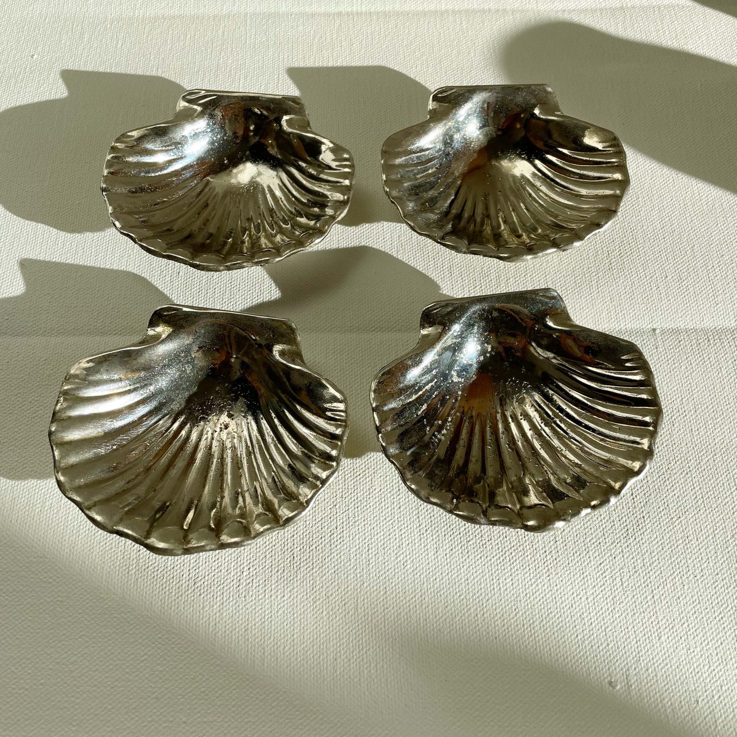 Set of 4 Miniature Scallop Shell Plate