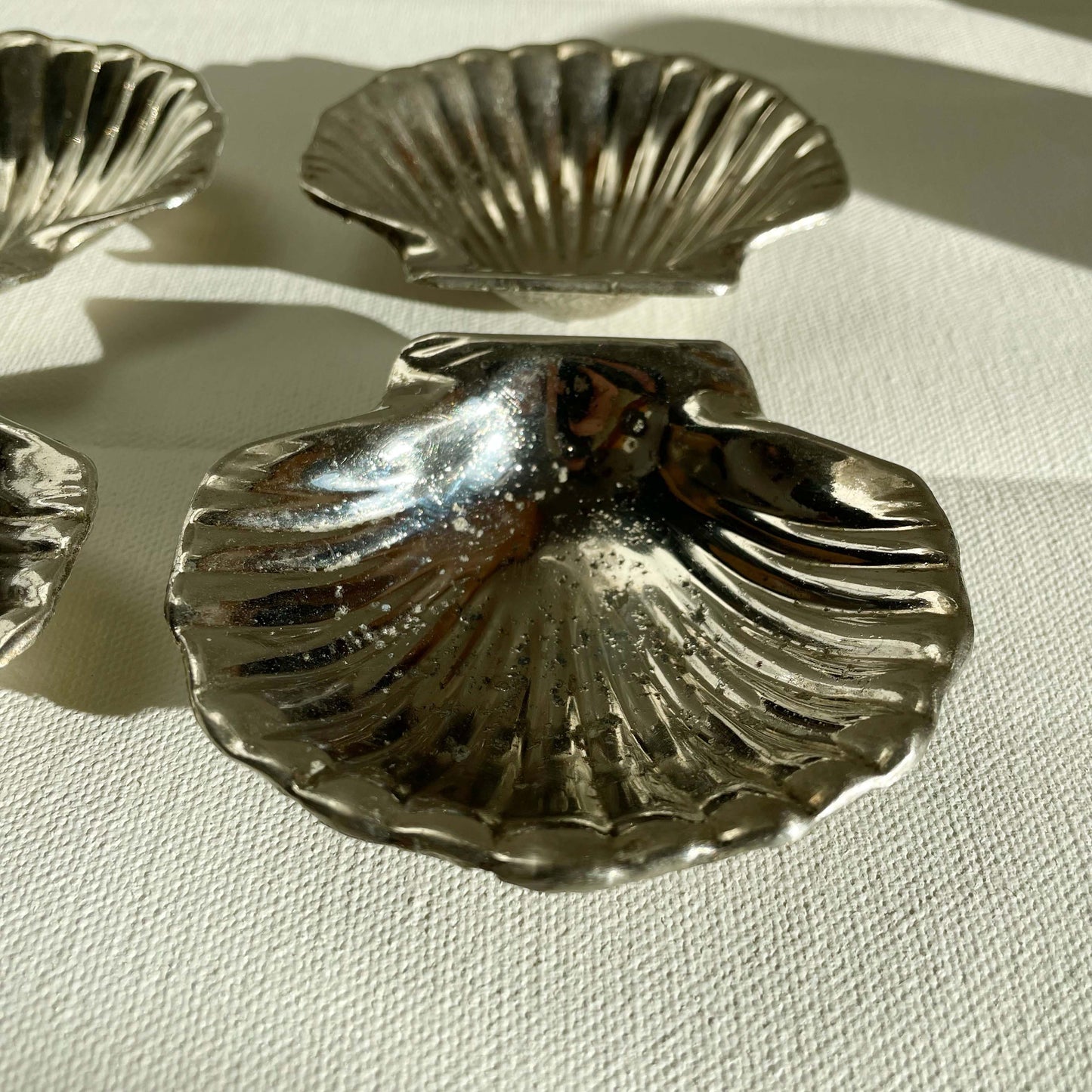 Set of 4 Miniature Scallop Shell Plate