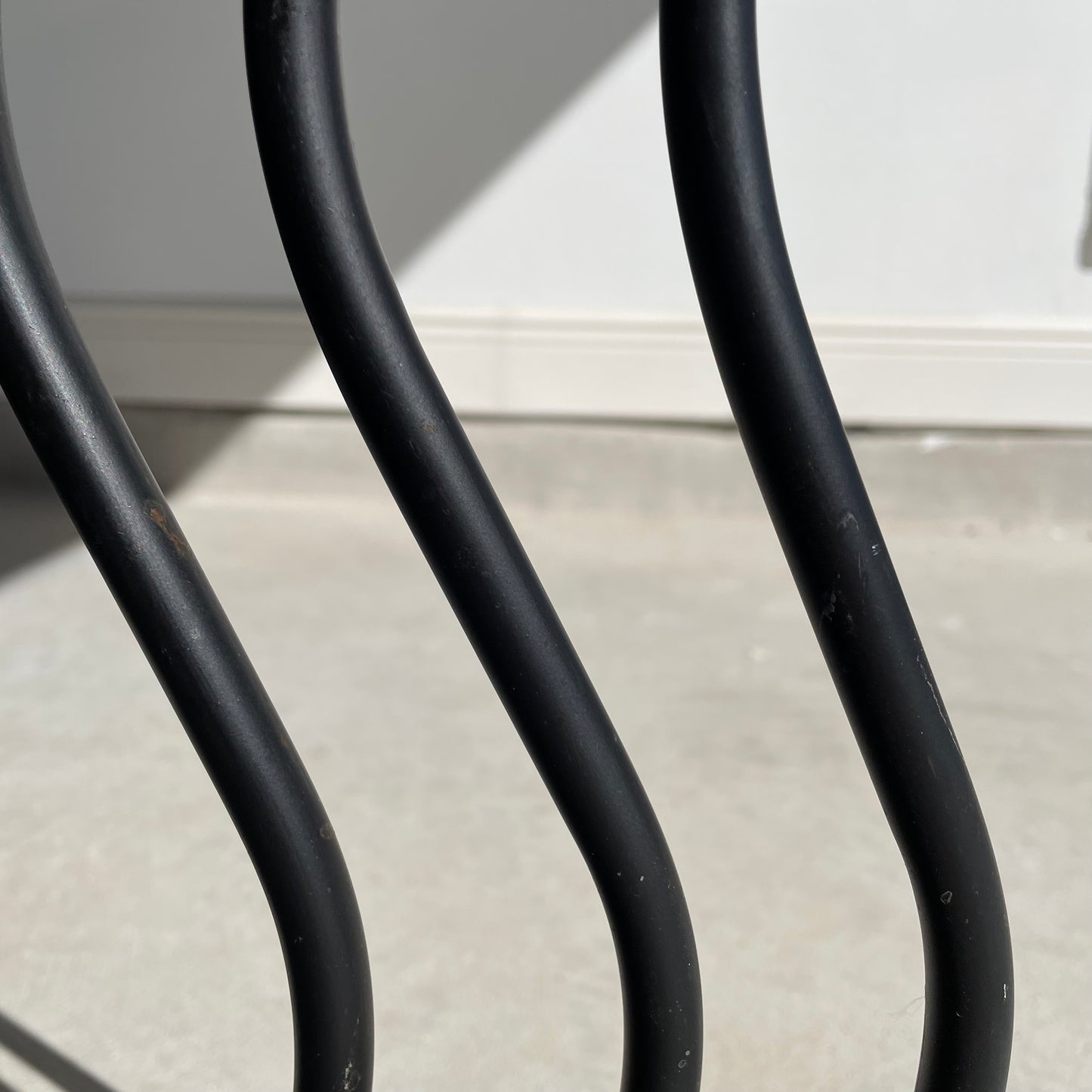 Postmodern Memphis Style Sculptural Curved Wavy Floor Lamp