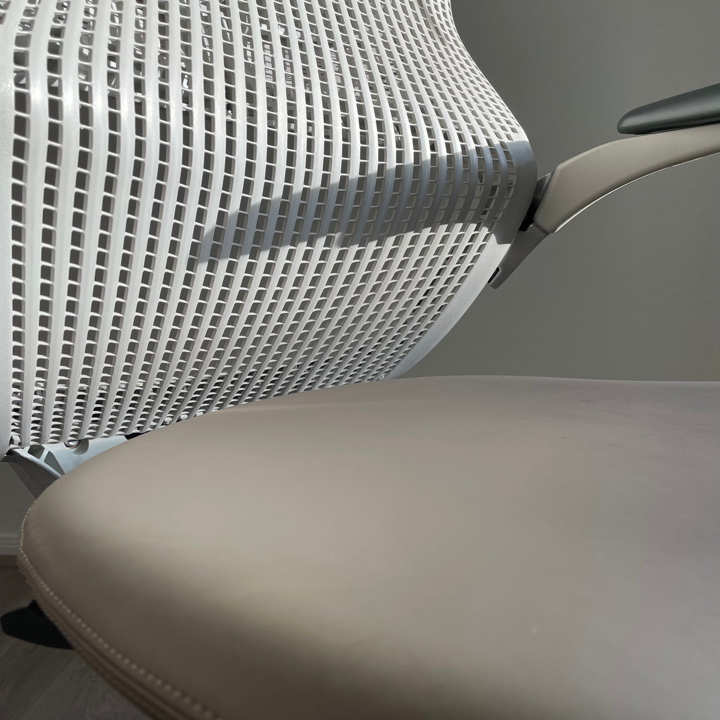 Light Knoll Generation Office Chair : See Shipping Rules