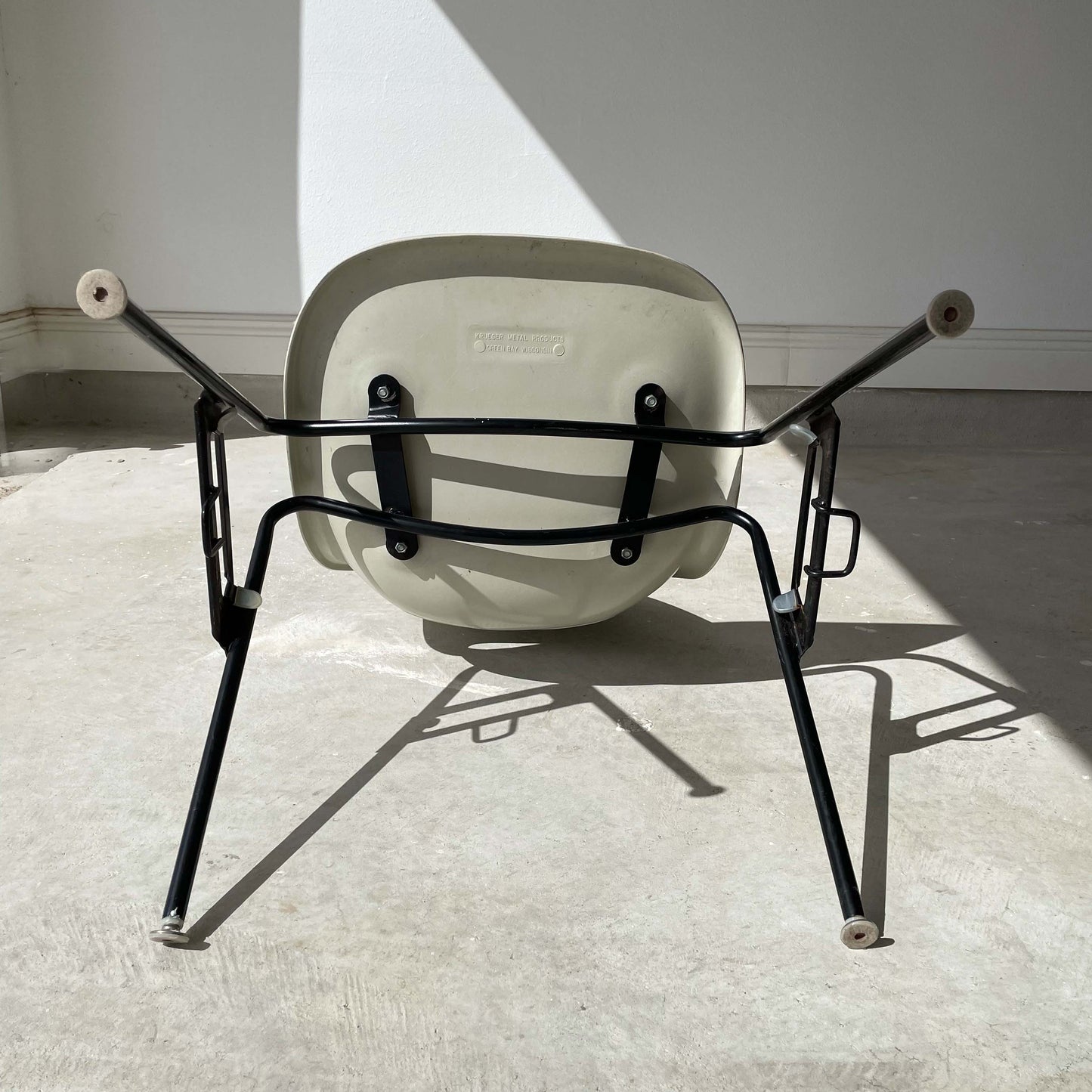 Krueger Herman Miller Eames Fiberglass Shell Chair: See Shipping Rules