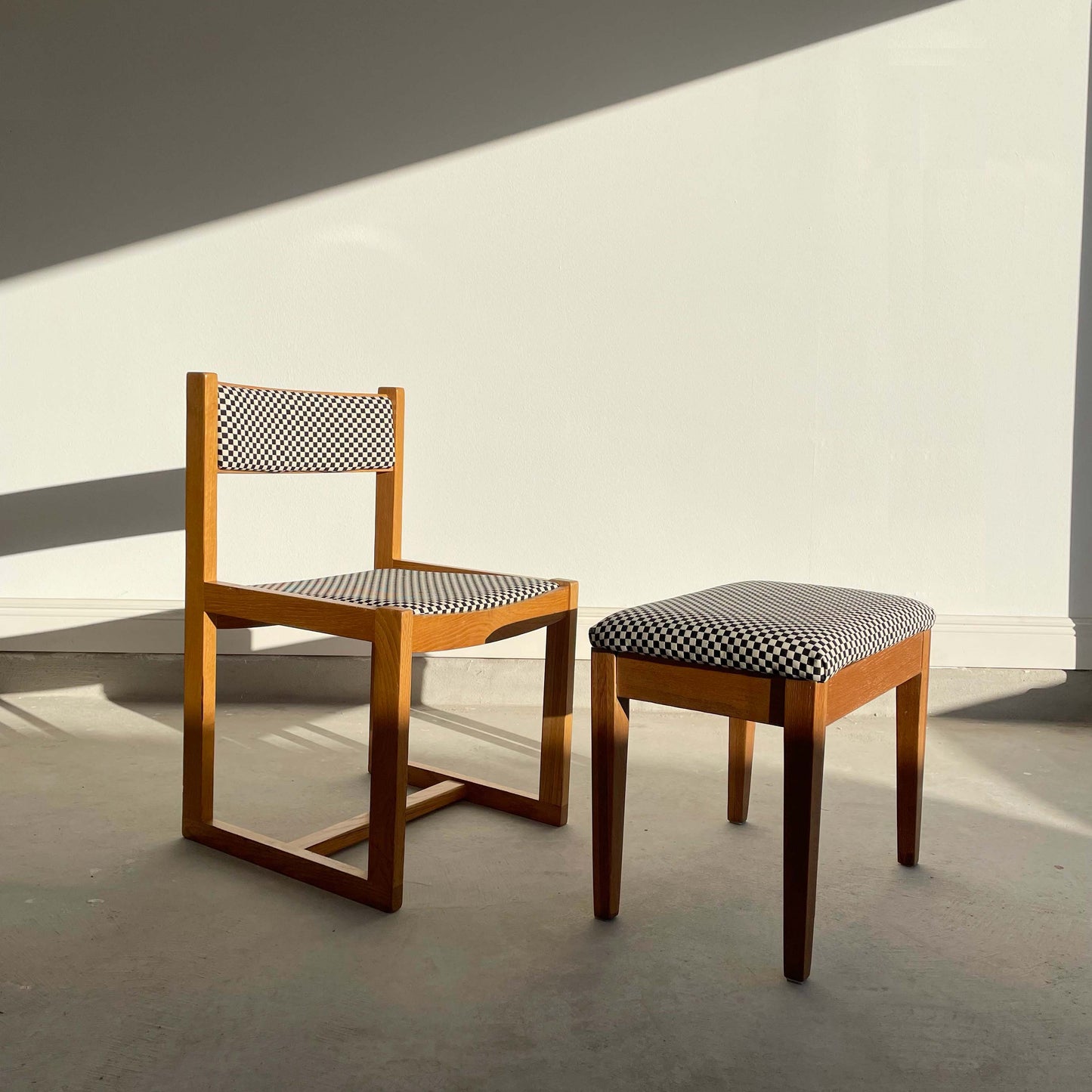 Vintage Wood Chair x Herman Miller Upholstery x1