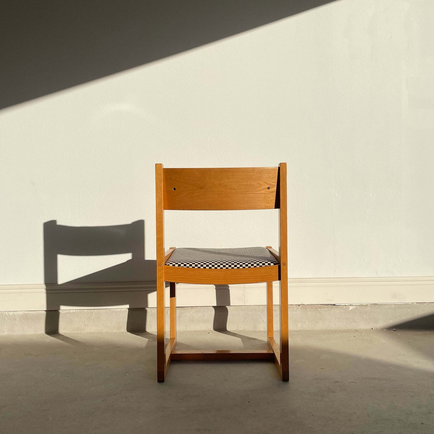 Vintage Wood Chair x Herman Miller Upholstery x1