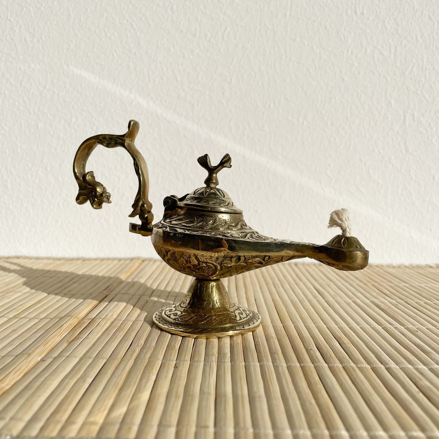 Antique Brass Aladdin Magic Genie Oil Lamp