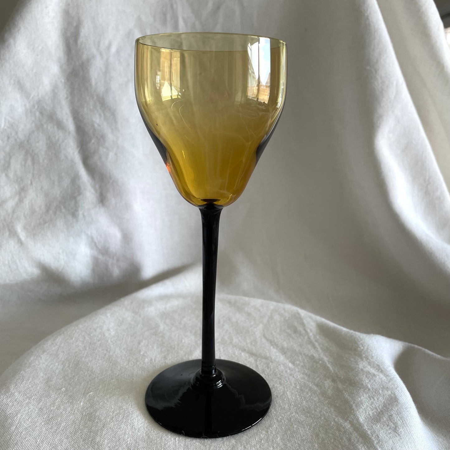 Jewel Color Glass with Black Stem x1