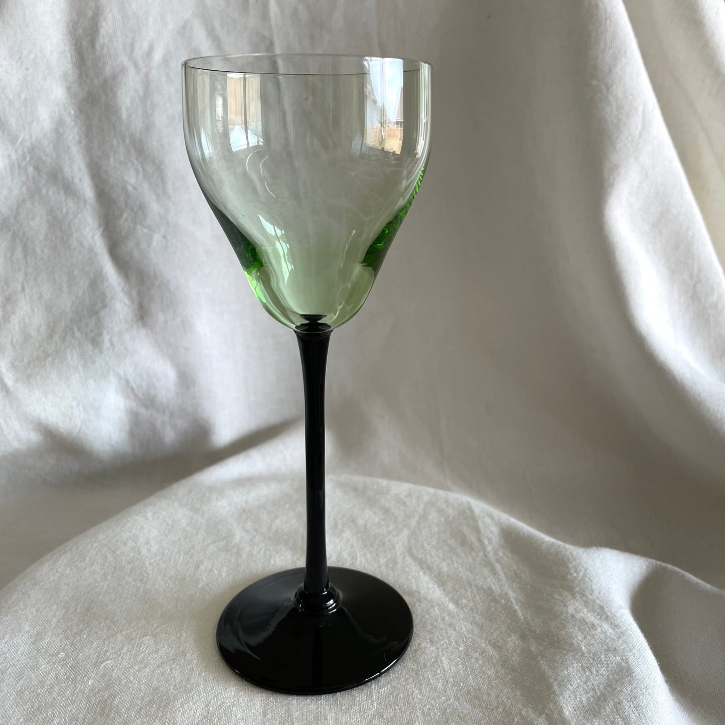 Jewel Color Glass with Black Stem x1