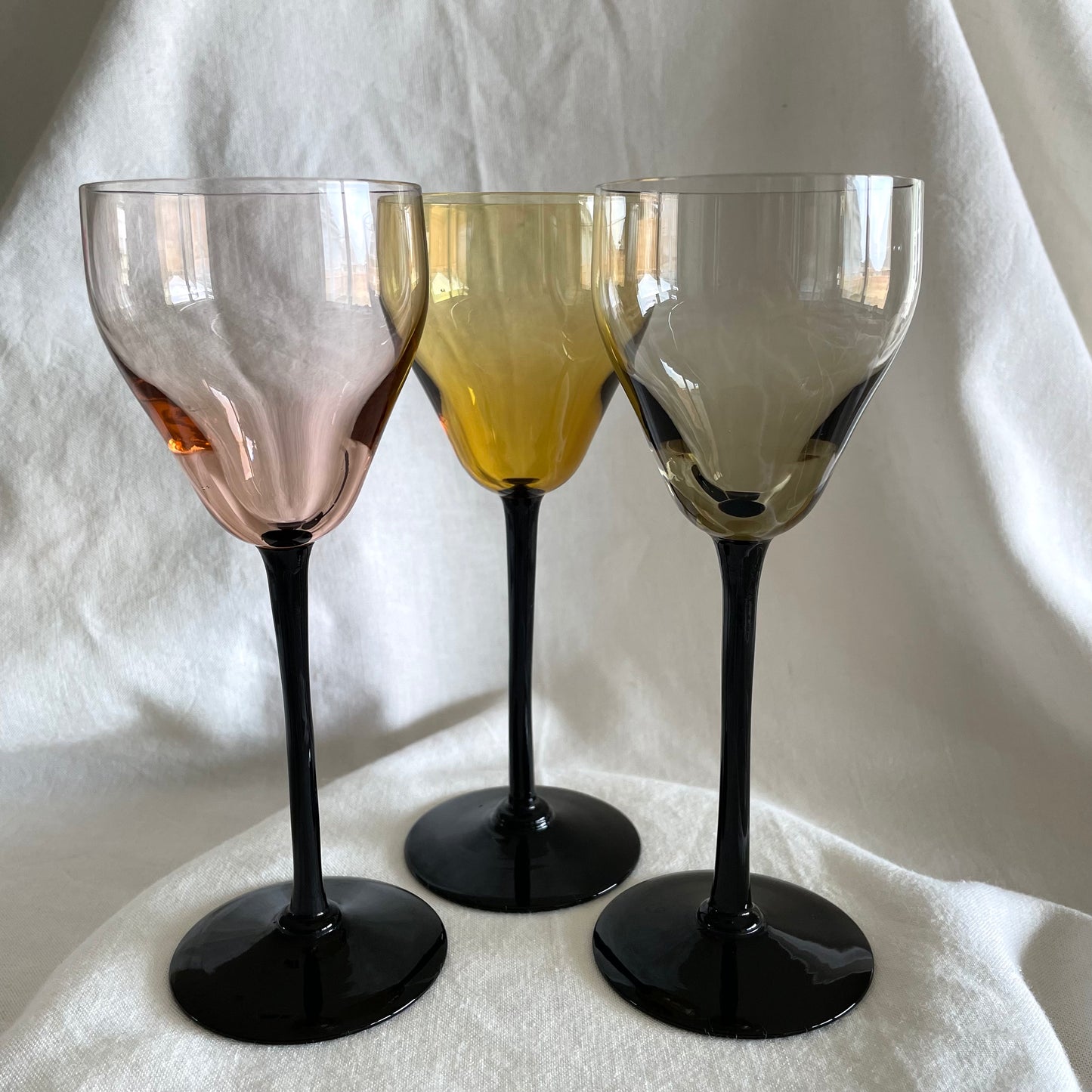 Jewel Color Glass with Black Stem x1