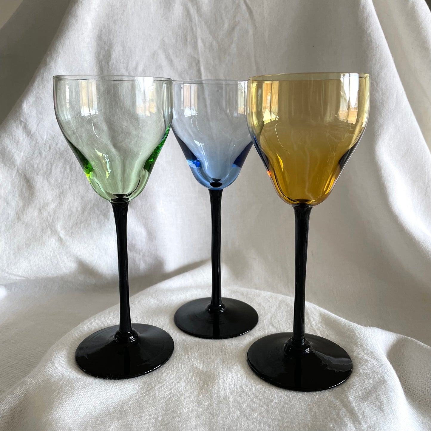 Jewel Color Glass with Black Stem x1