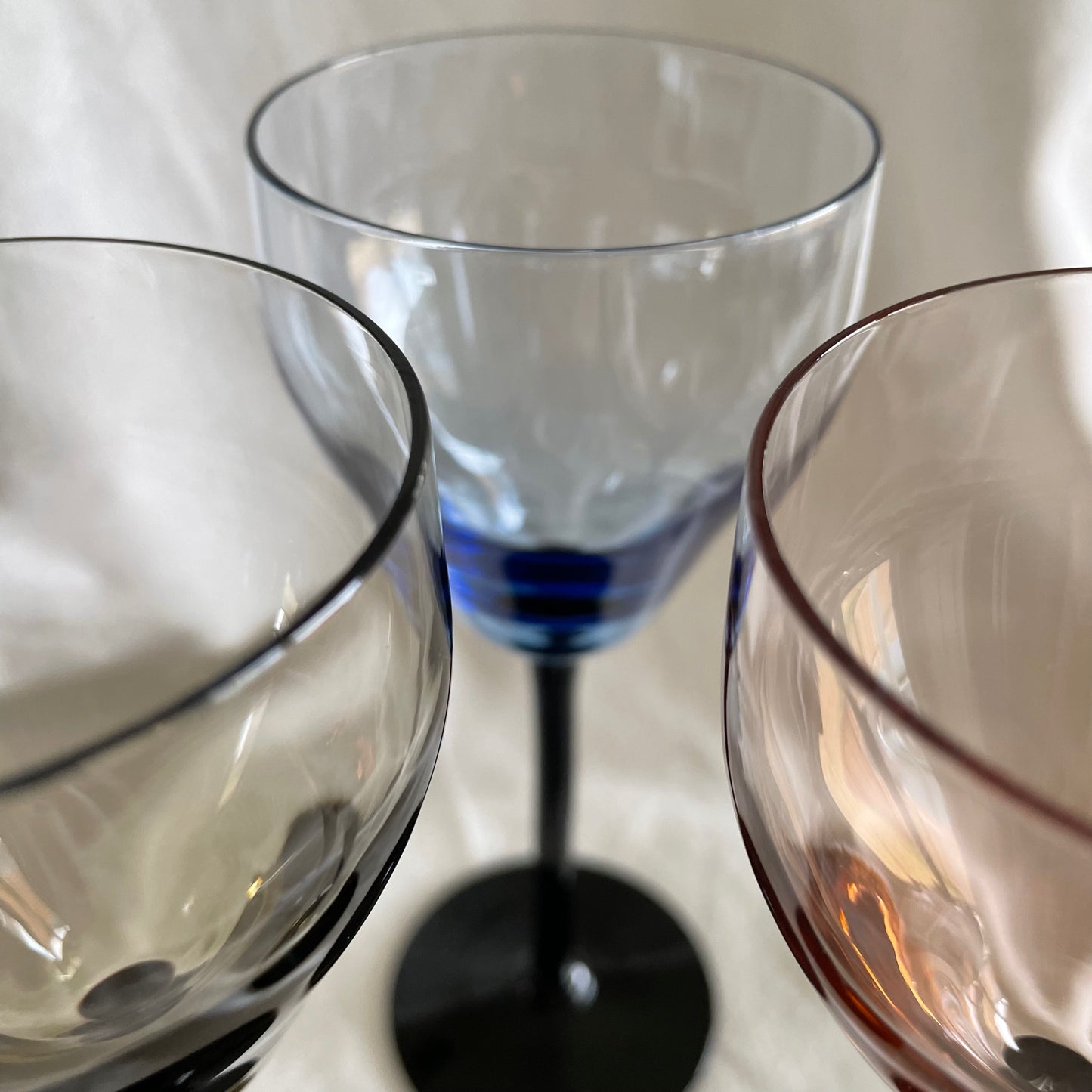 Jewel Color Glass with Black Stem x1
