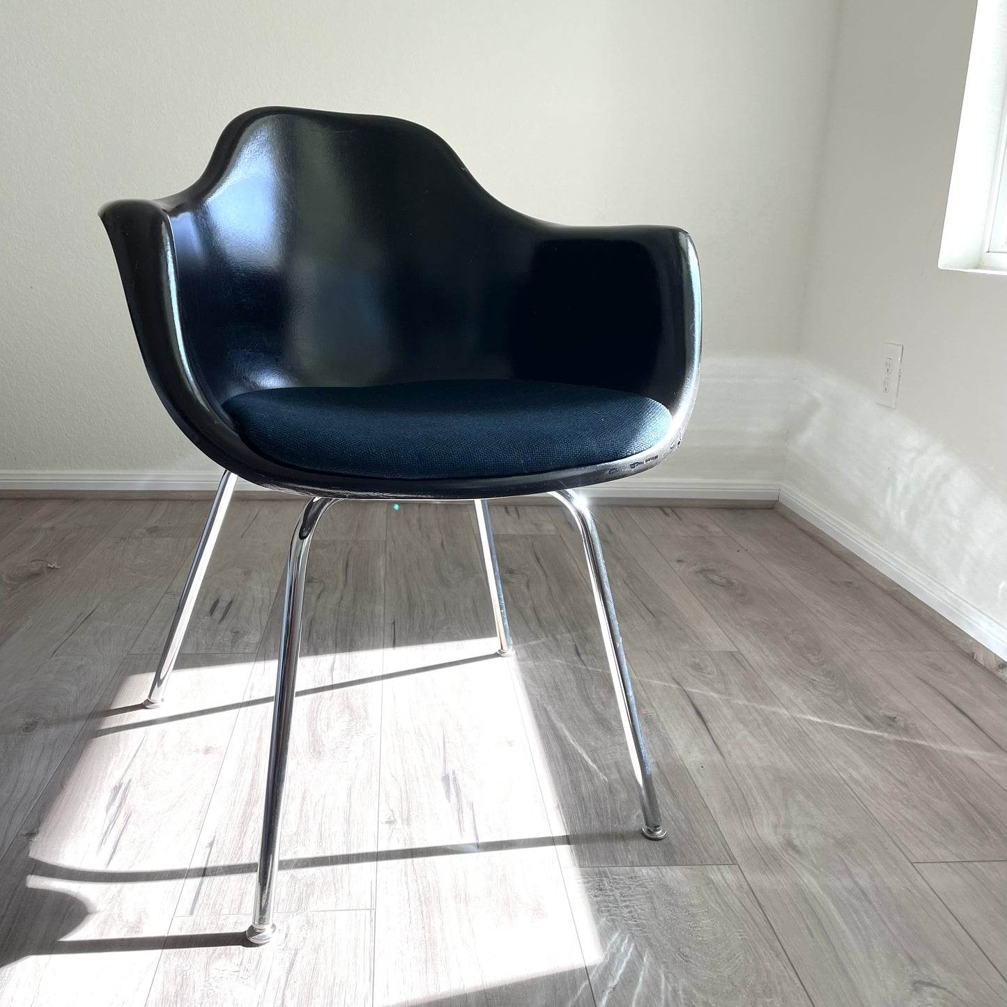 Herman Miller Eames Style Krueger Fiberglass Armchair