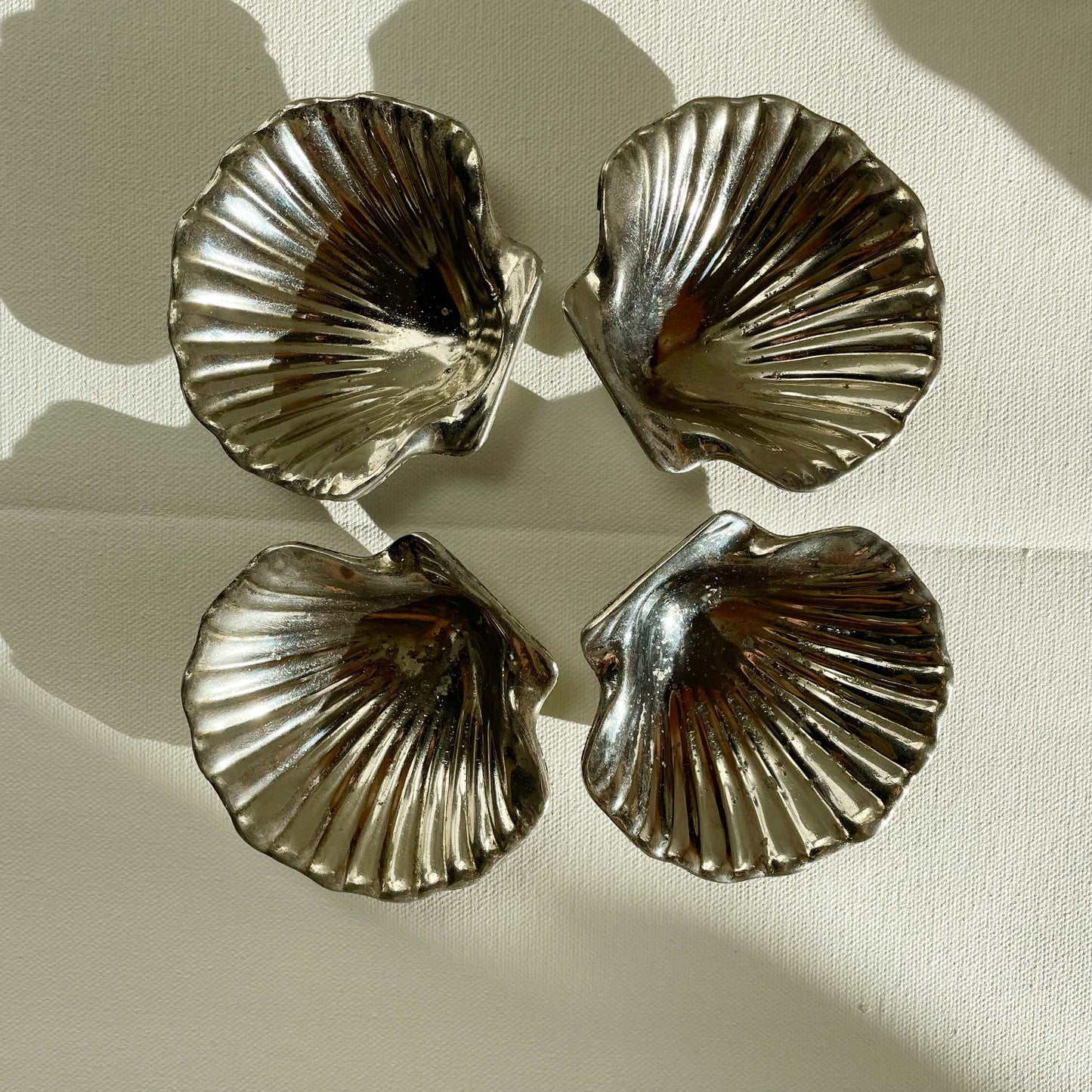 Set of 4 Miniature Scallop Shell Plate