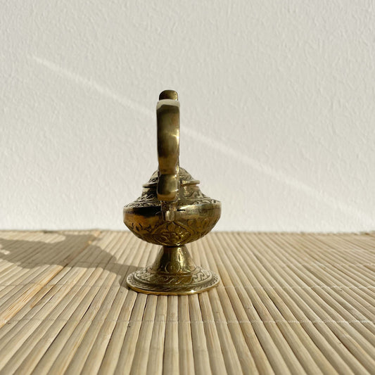 Antique Brass Aladdin Magic Genie Oil Lamp